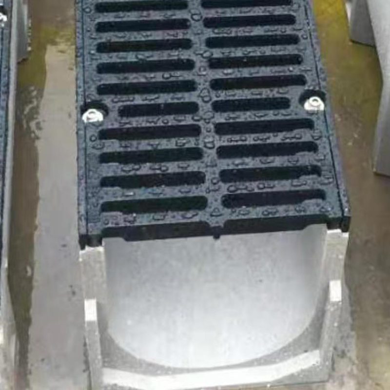 ダクタイル鋳鉄製ヘビーデューティトレンチグレーチング