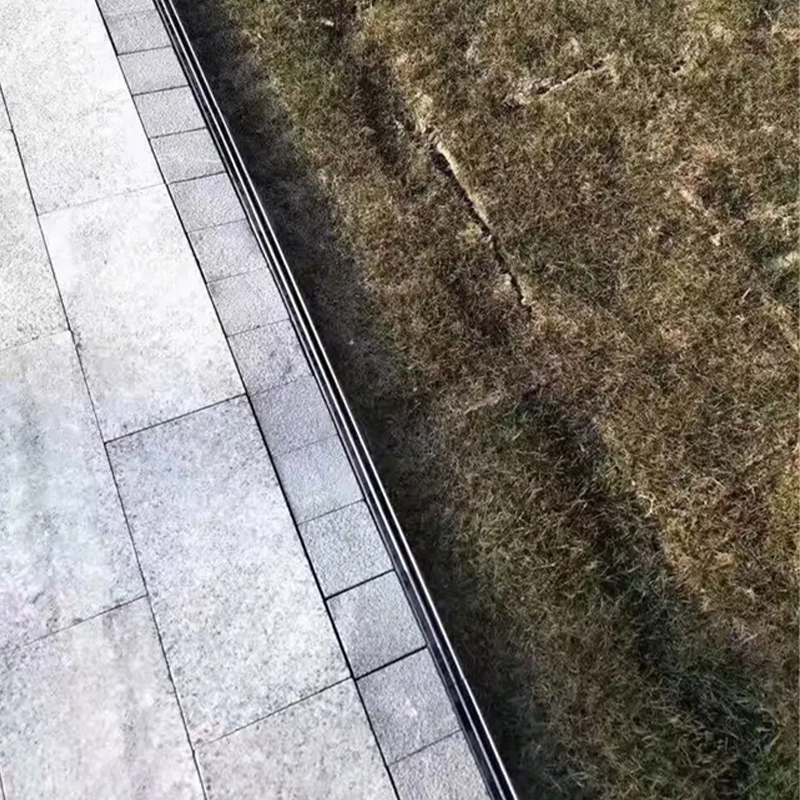 滑り止めと耐摩耗性の直線状排水路